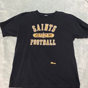 2👕$15 New Orleans Saints Tee Shirt Size XL